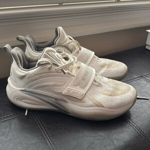 Anta Kyrie Irving Basketball Sneakers Size 11